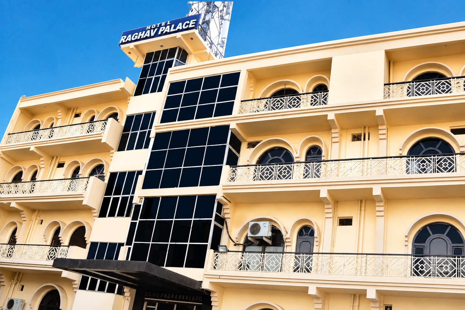 Hotel Raghav Palace